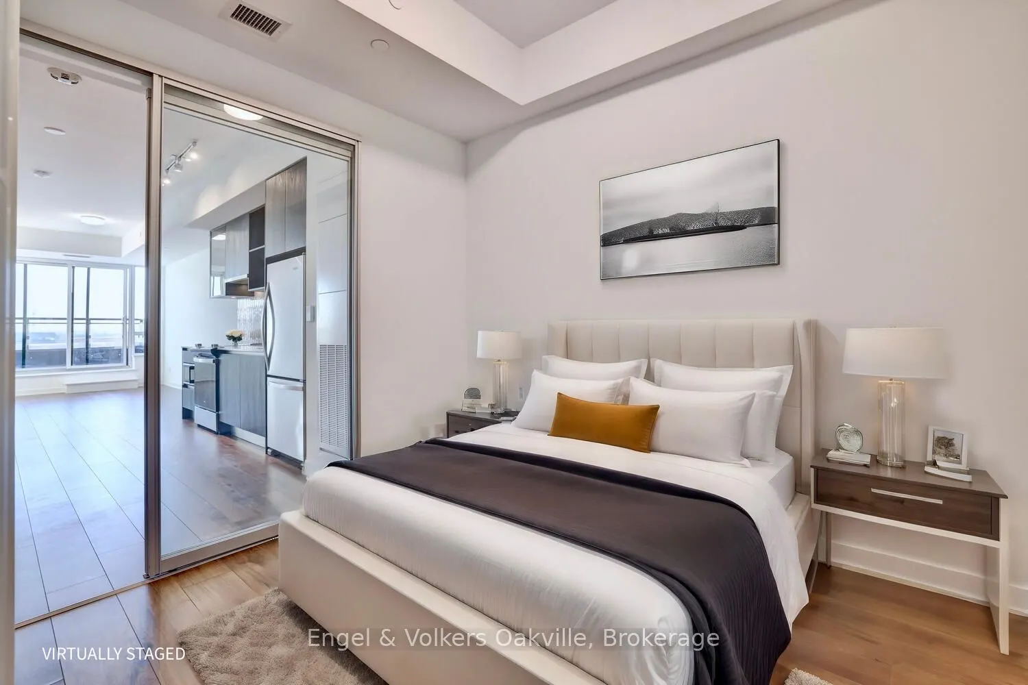 405 Dundas Street W, #309