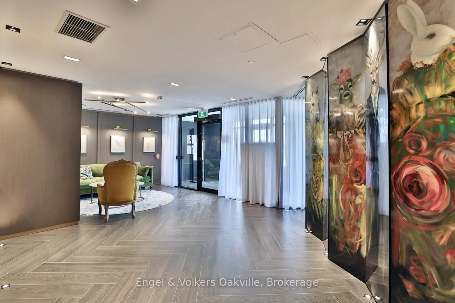 405 Dundas Street W, #309