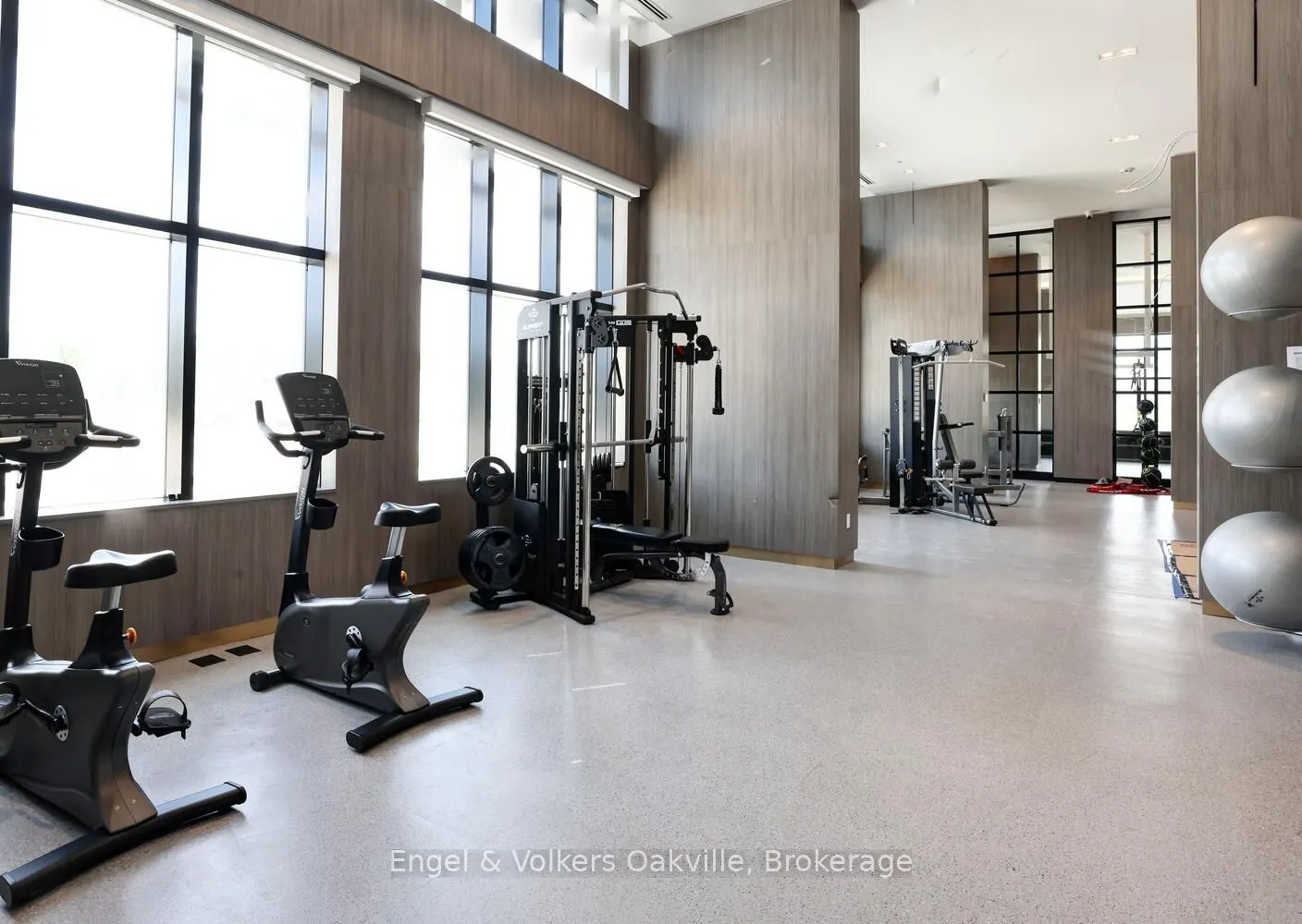 405 Dundas Street W, #309