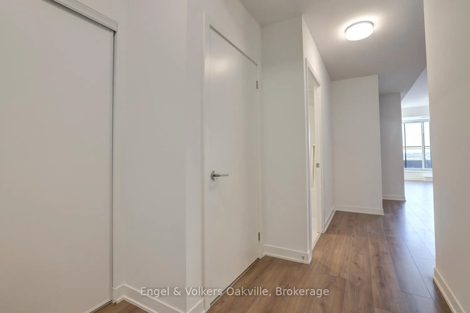 405 Dundas Street W, #309