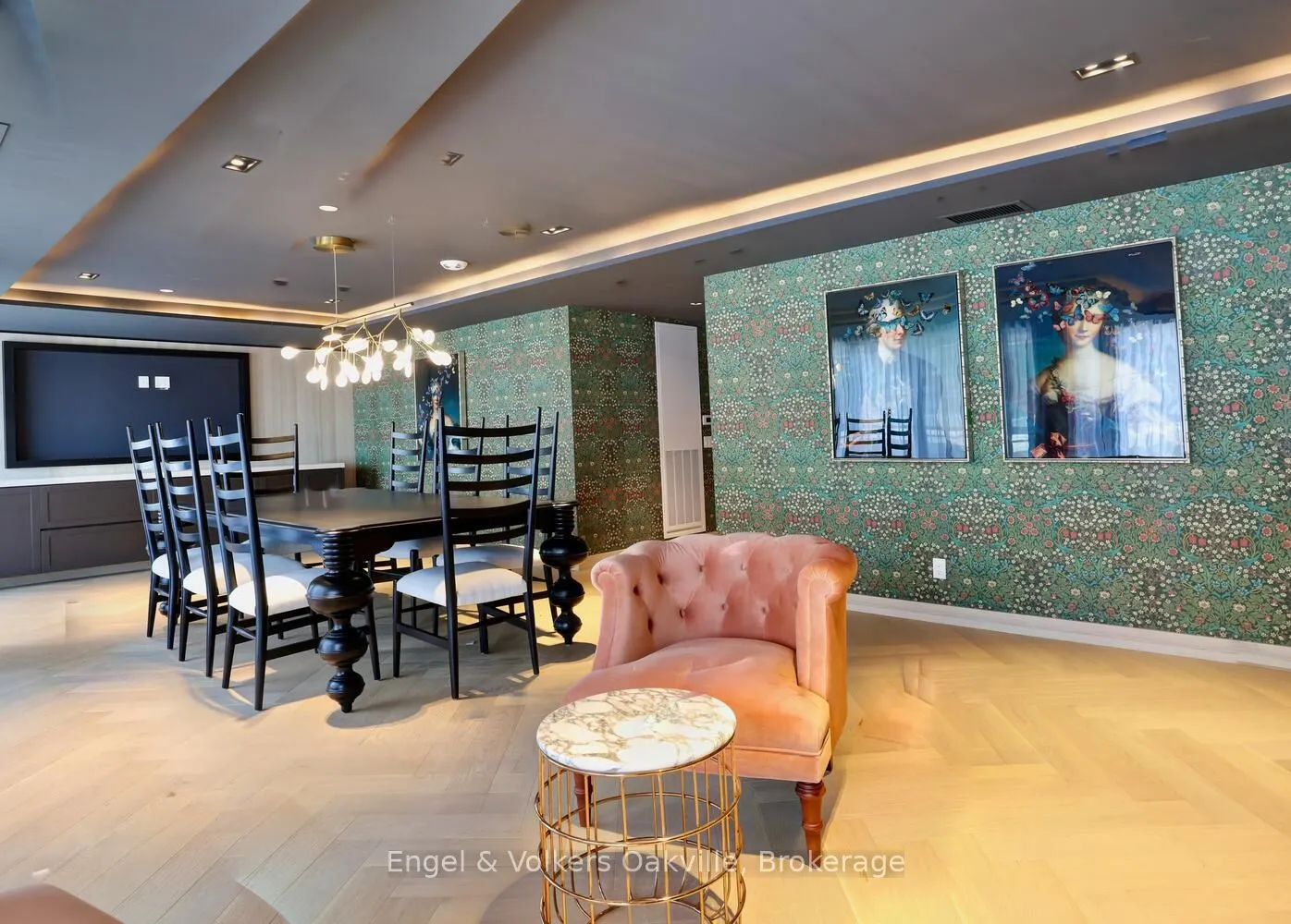 405 Dundas Street W, #309