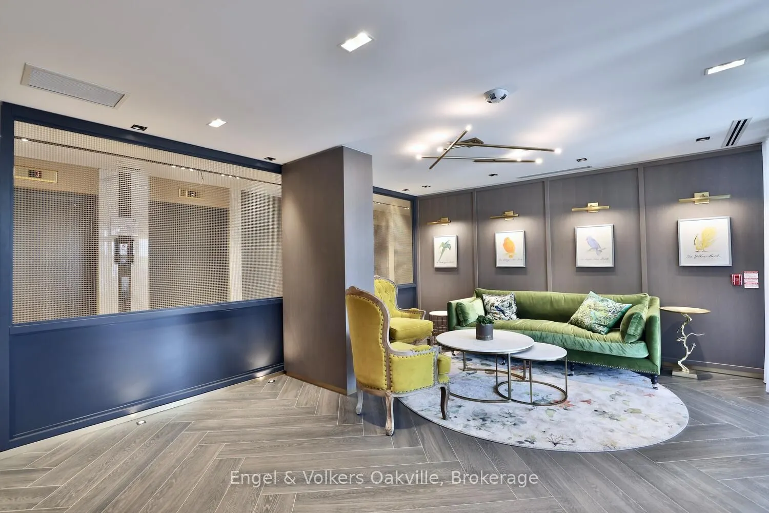 405 Dundas Street W, #309