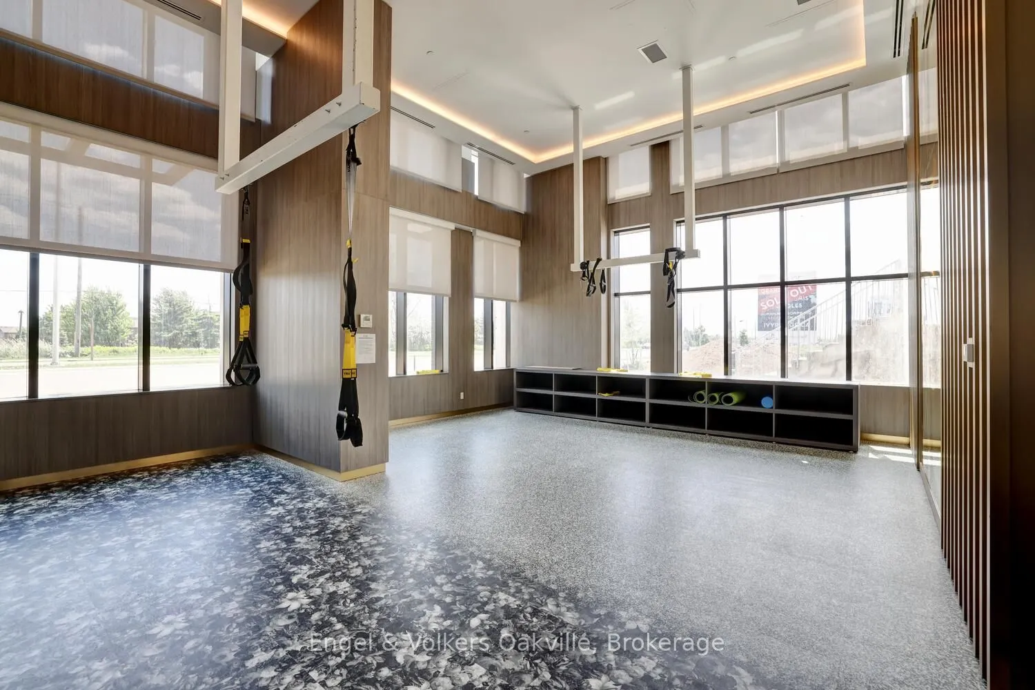 405 Dundas Street W, #309