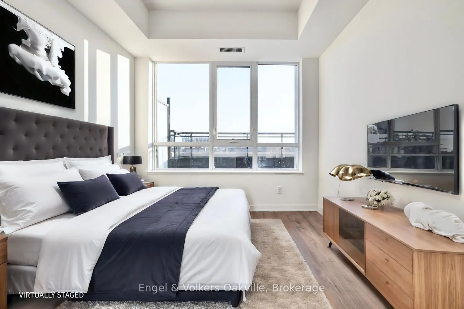 405 Dundas Street W, #309