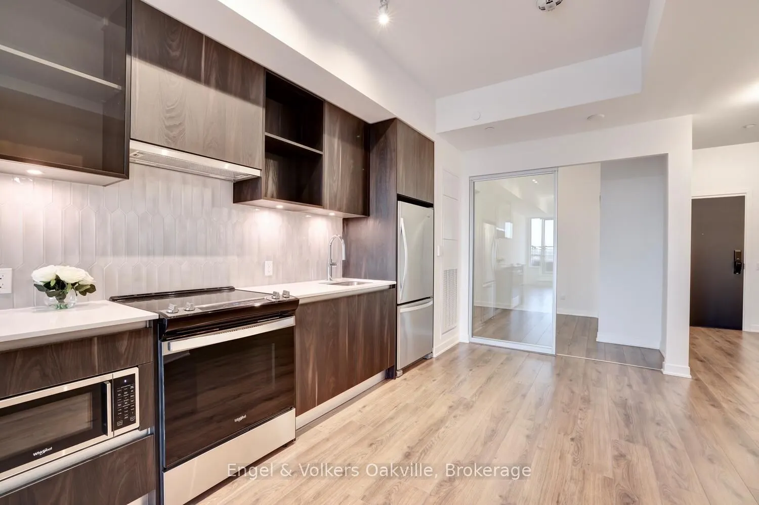 405 Dundas Street W, #309