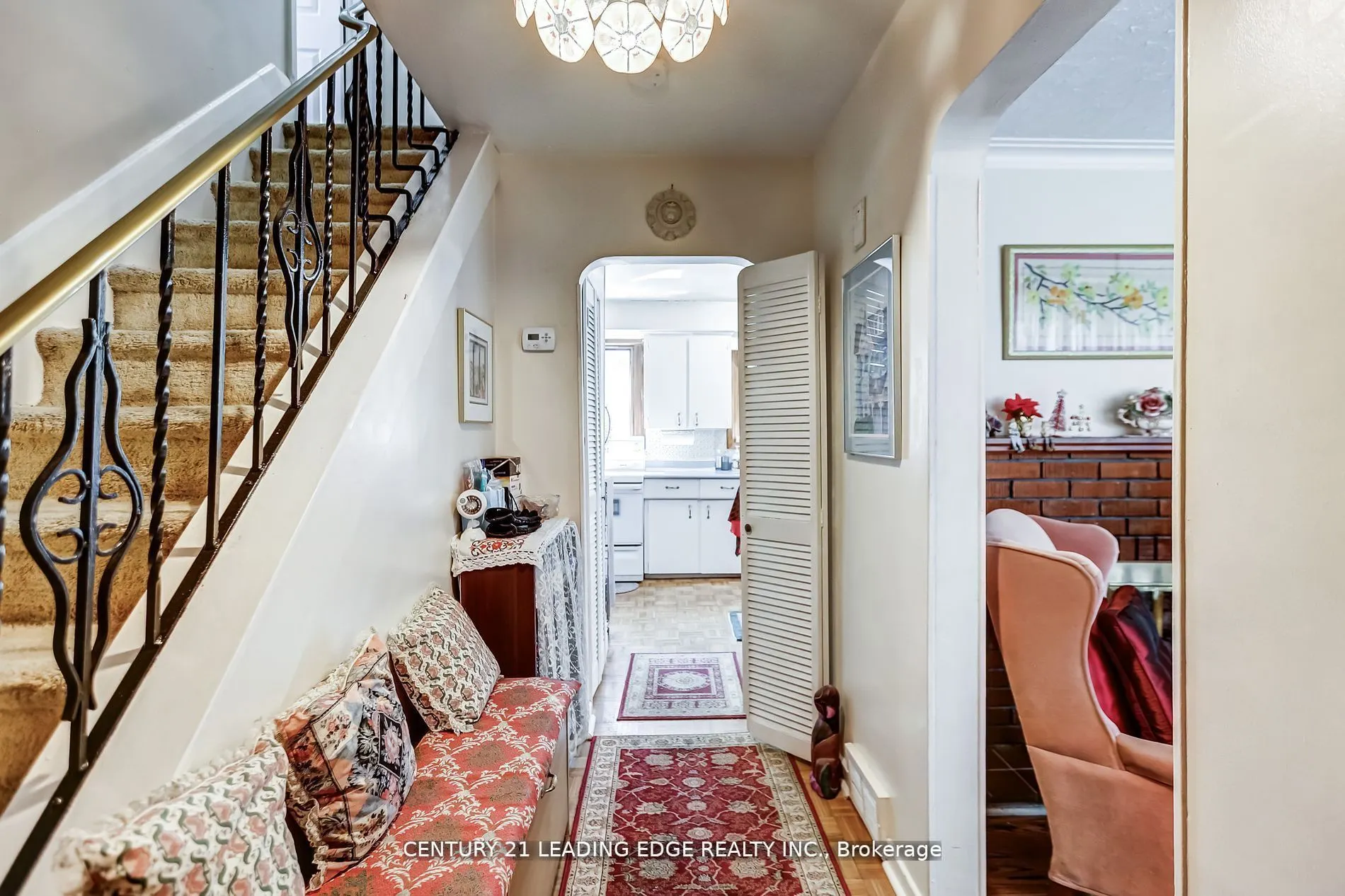 19 Royaleigh Avenue
