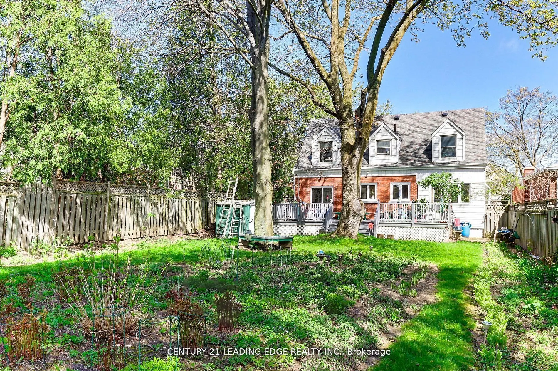 19 Royaleigh Avenue