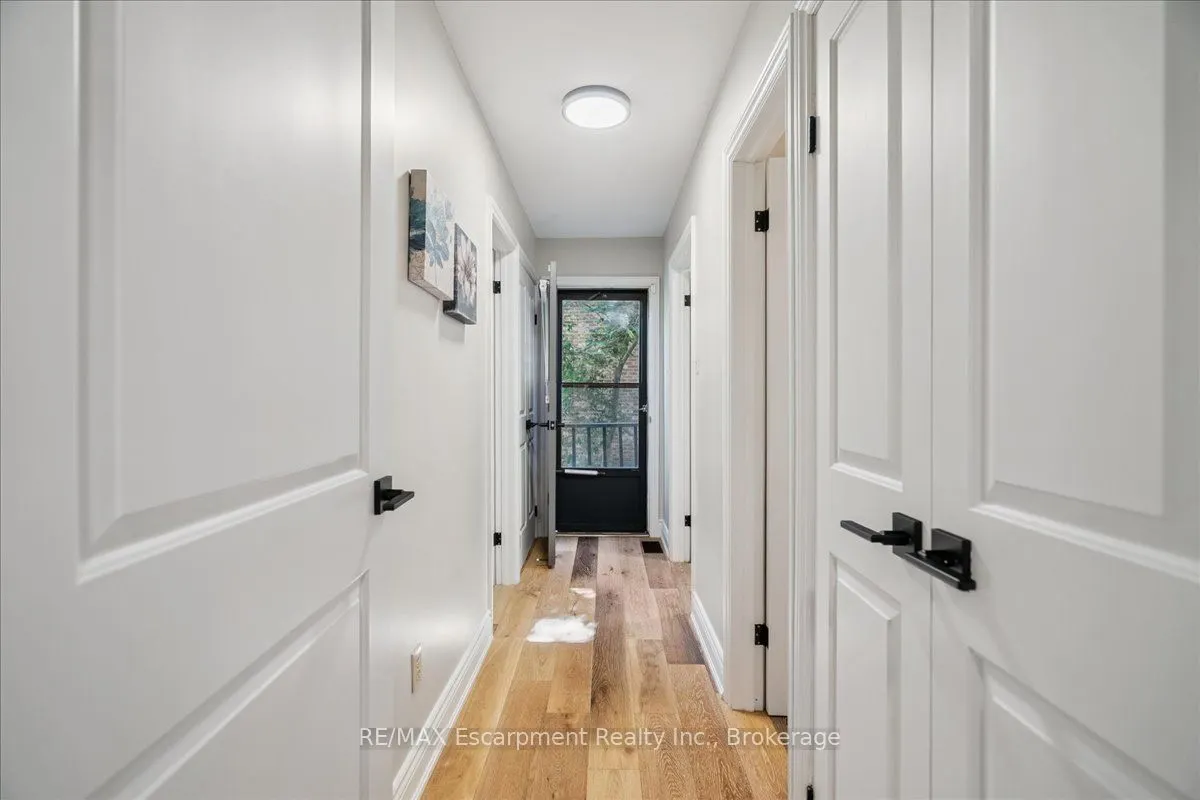 346 Kingsway Place