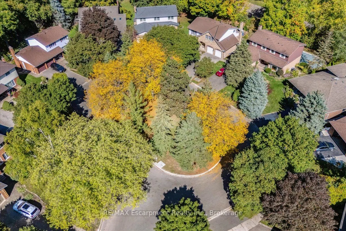 346 Kingsway Place