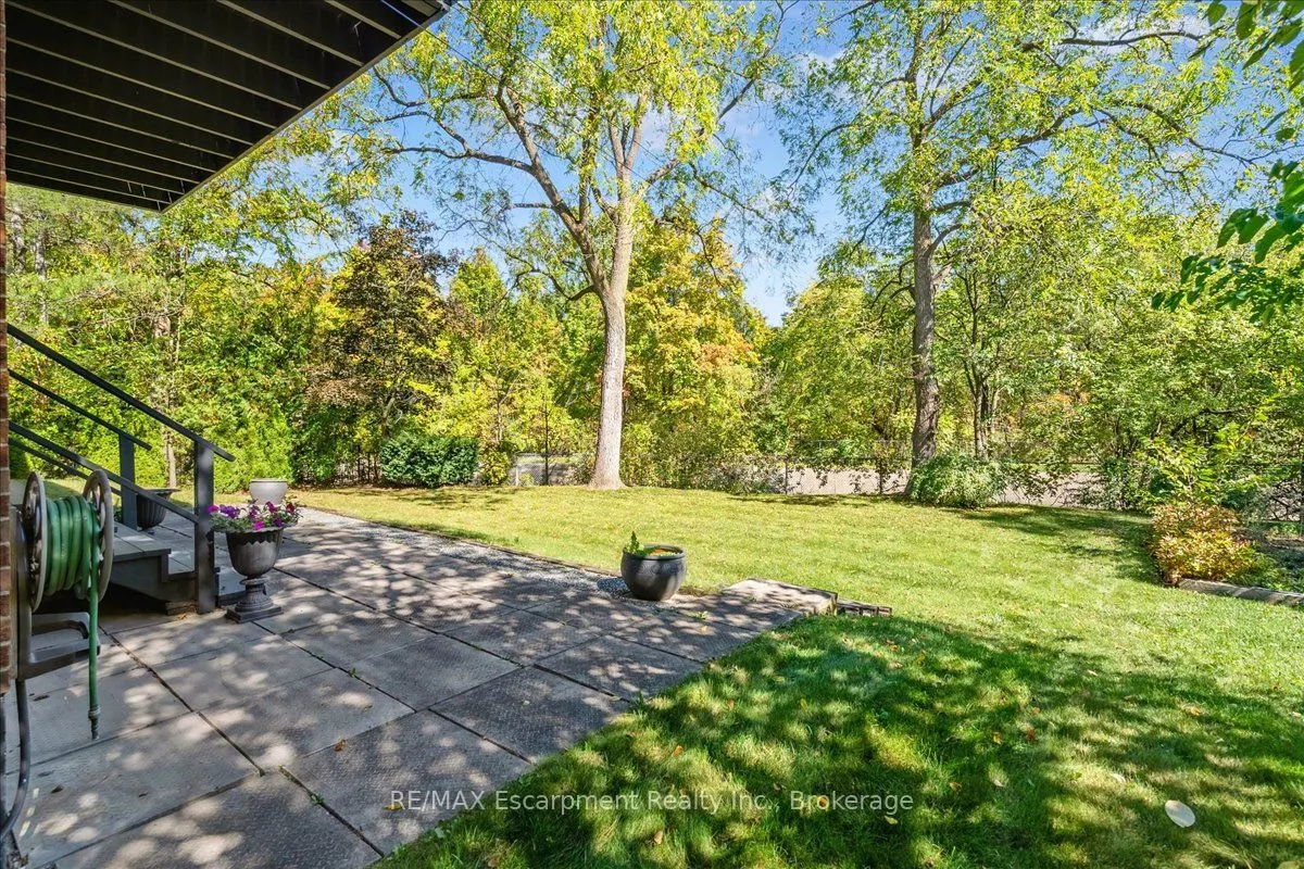 346 Kingsway Place