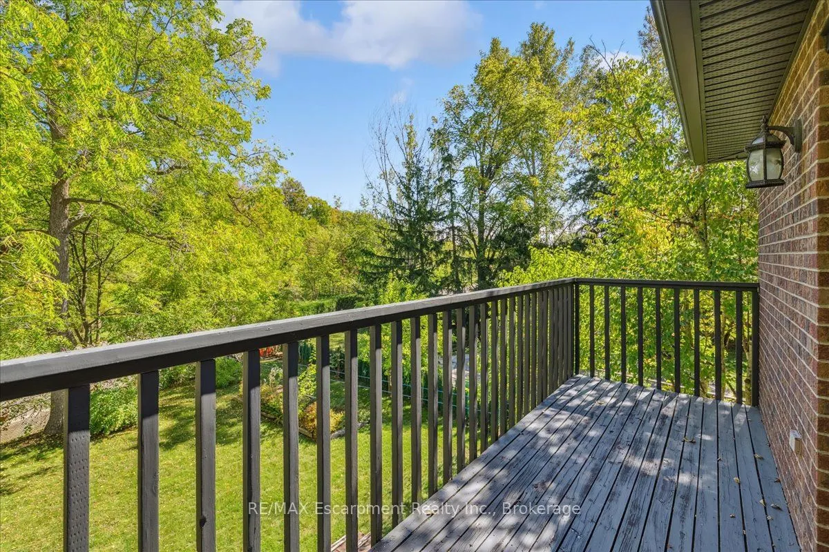 346 Kingsway Place