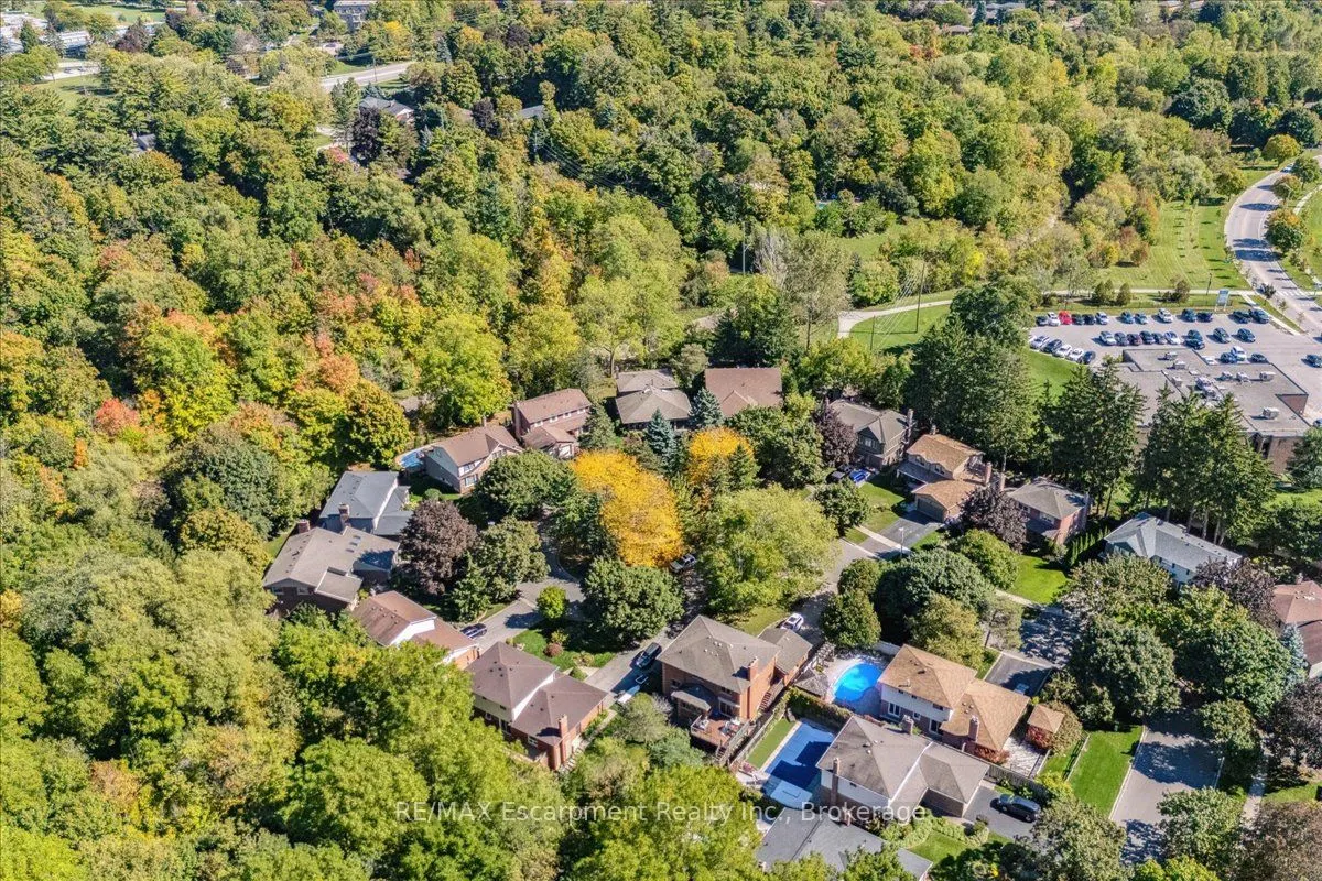 346 Kingsway Place