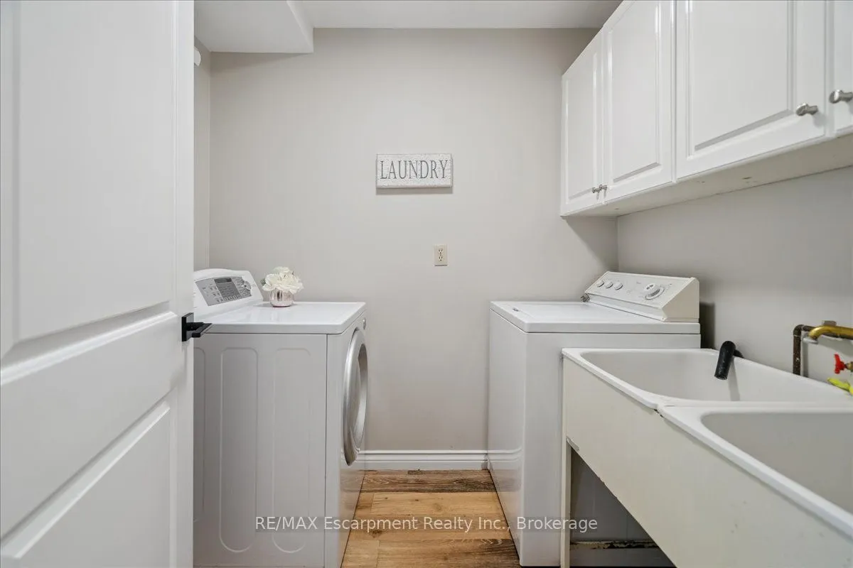346 Kingsway Place