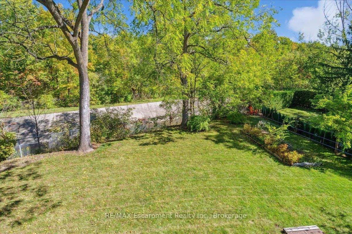 346 Kingsway Place