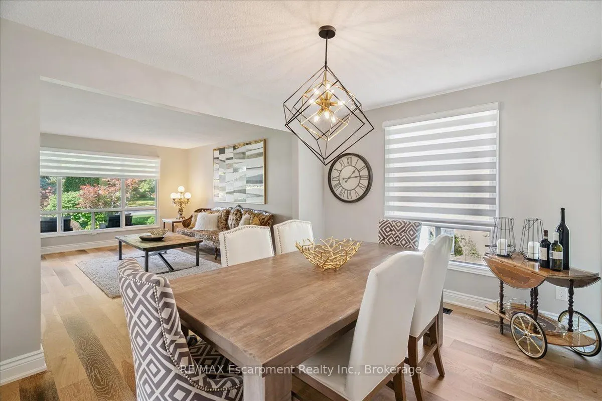 346 Kingsway Place