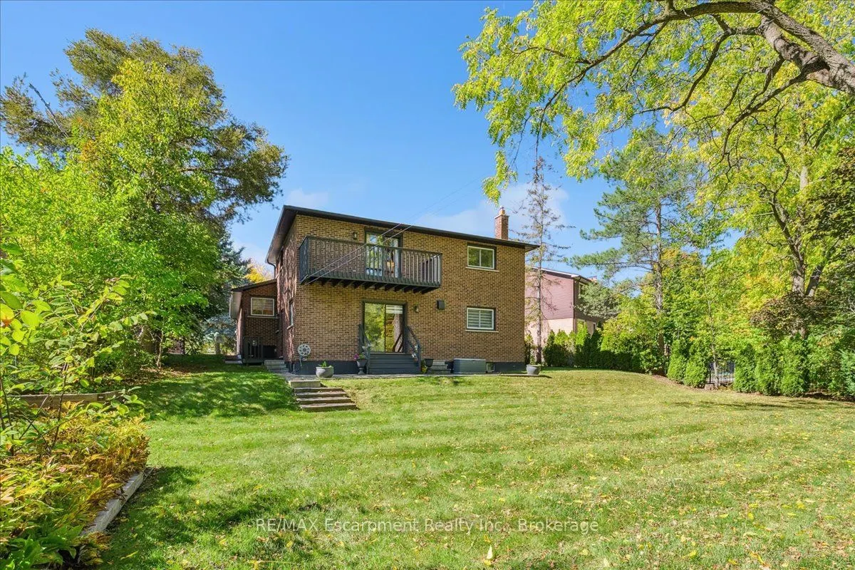 346 Kingsway Place