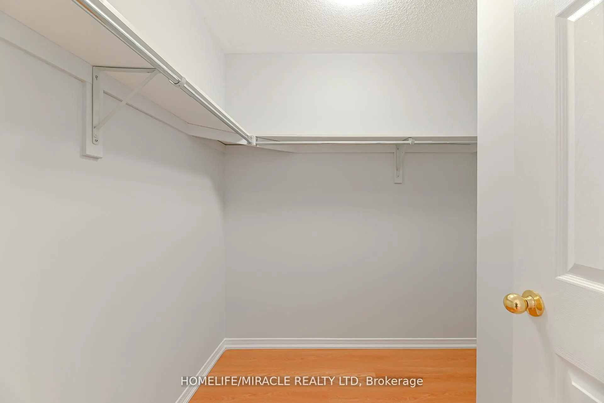 102 Delport Close