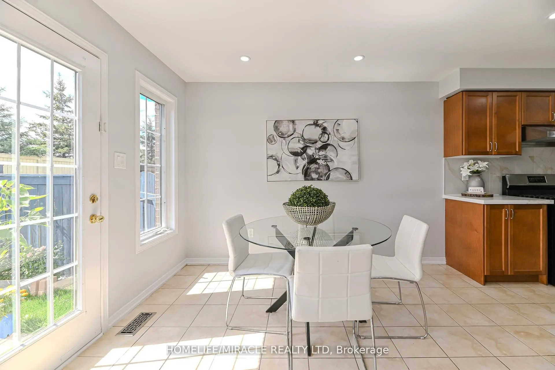 102 Delport Close