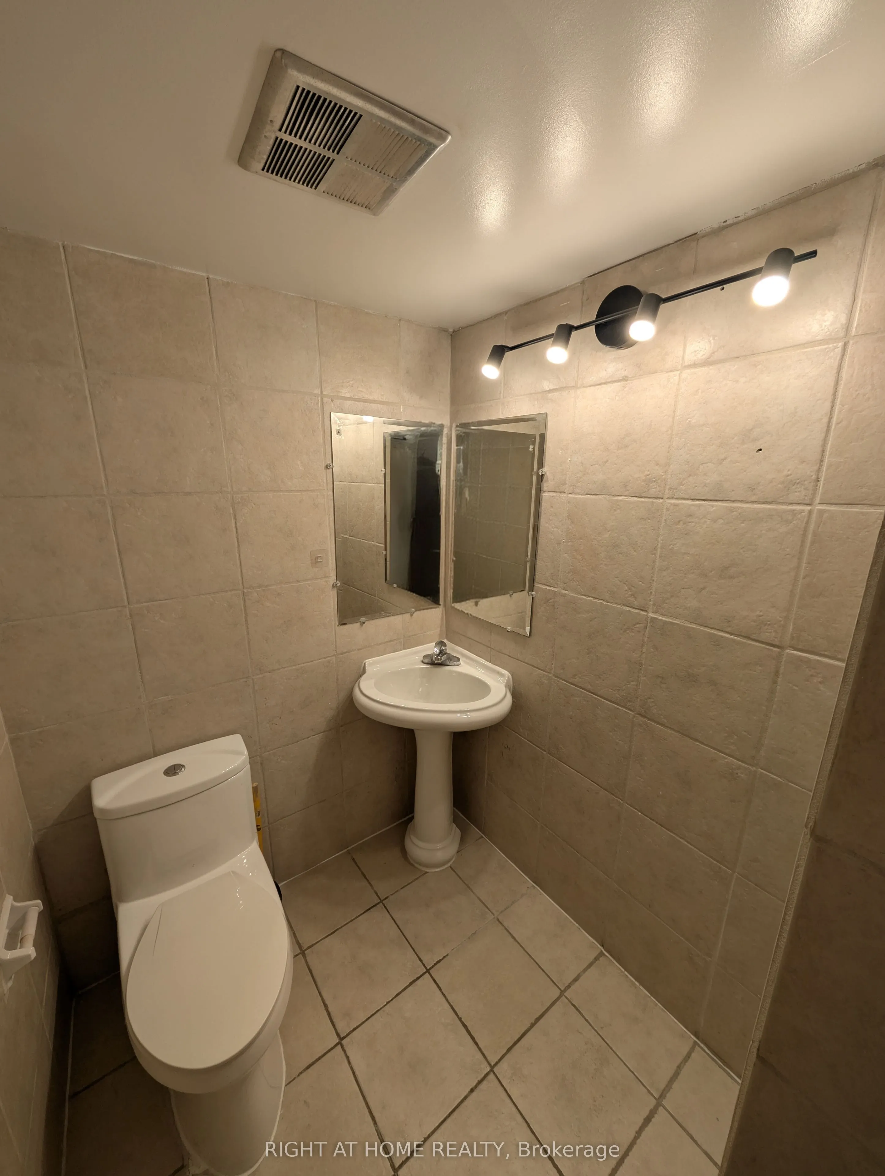 40 Panorama Court, #412