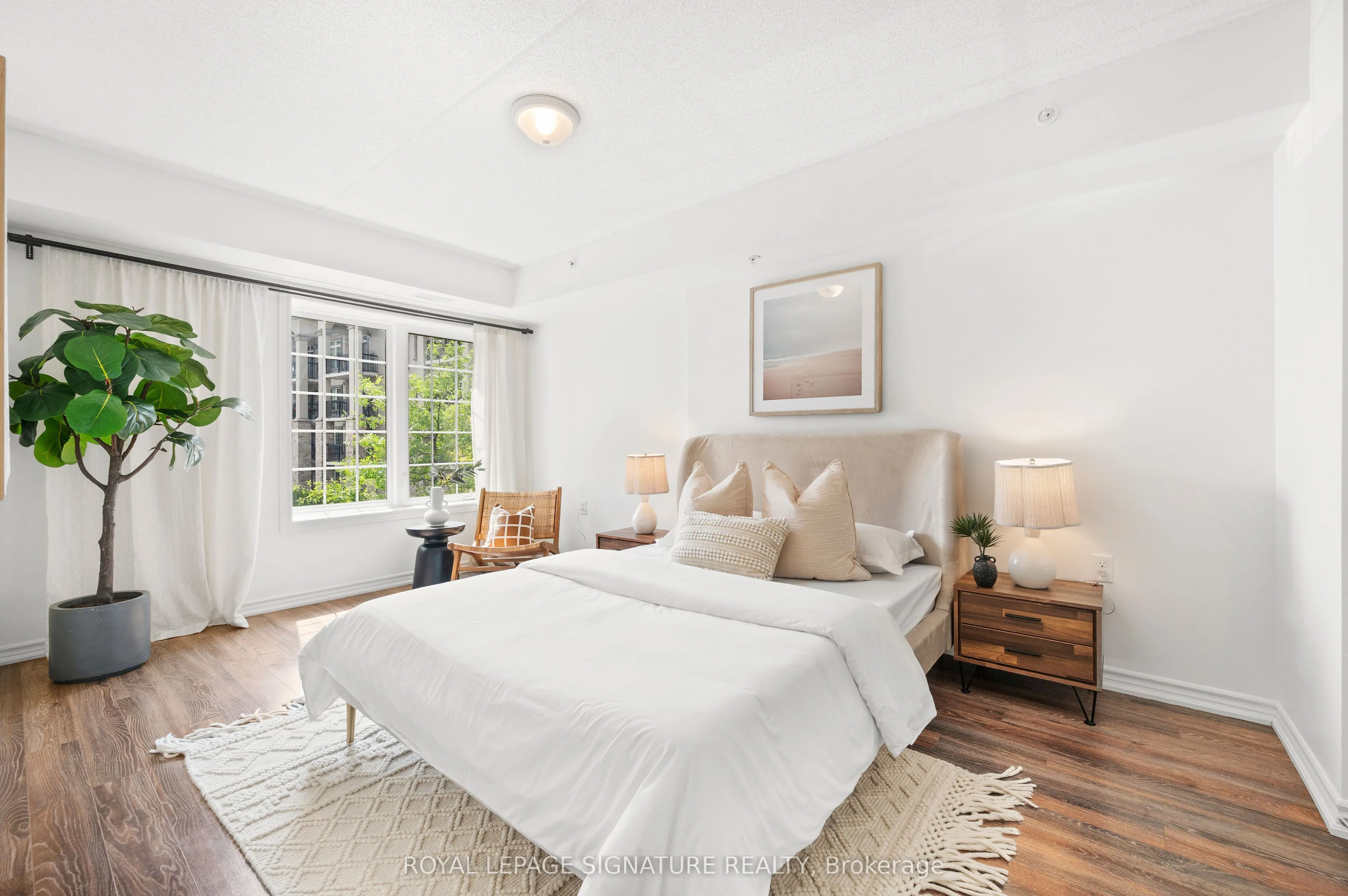 1470 Main Street E, #204