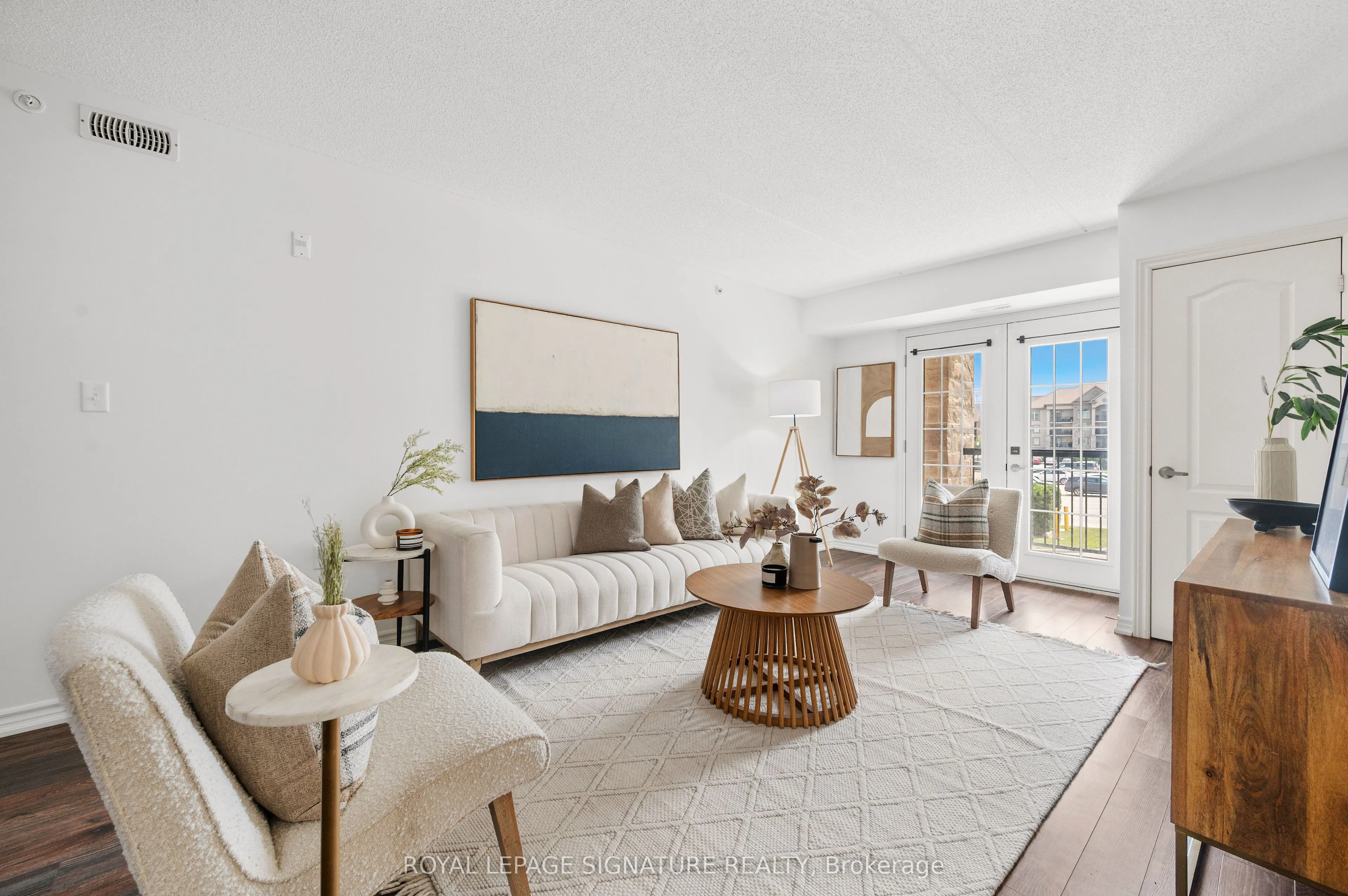 1470 Main Street E, #204