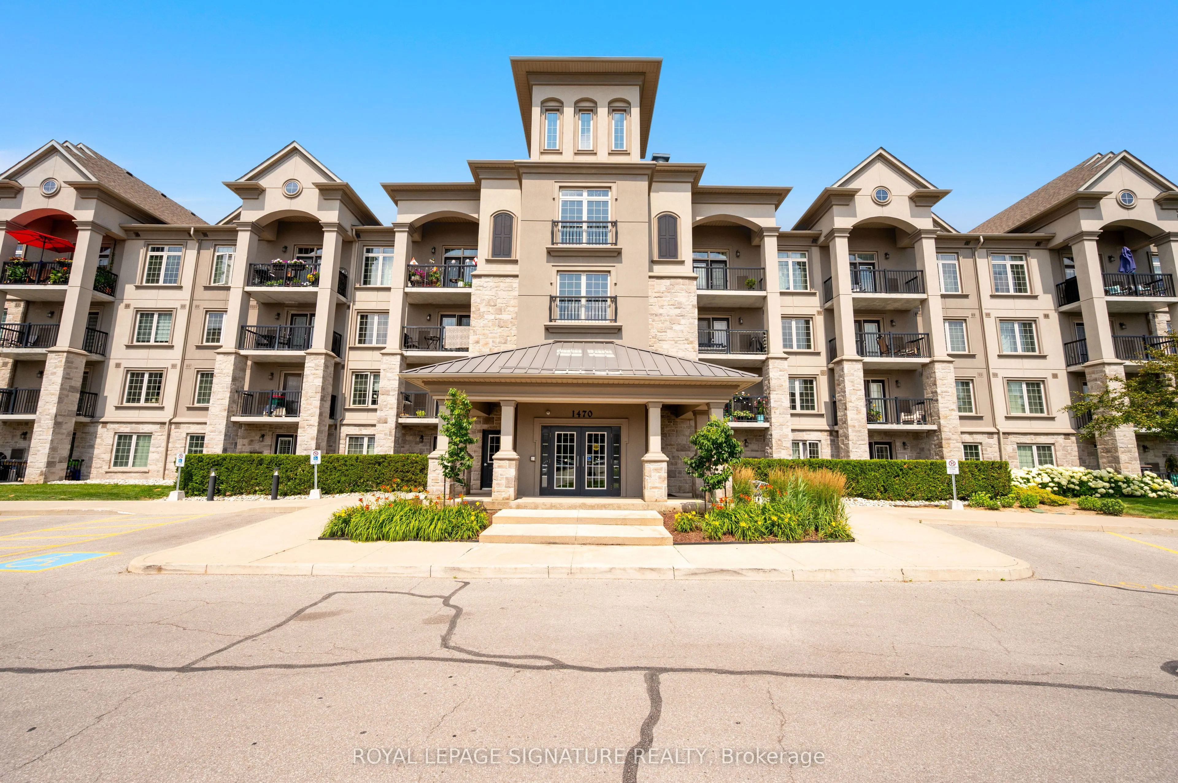 1470 Main Street E, #204