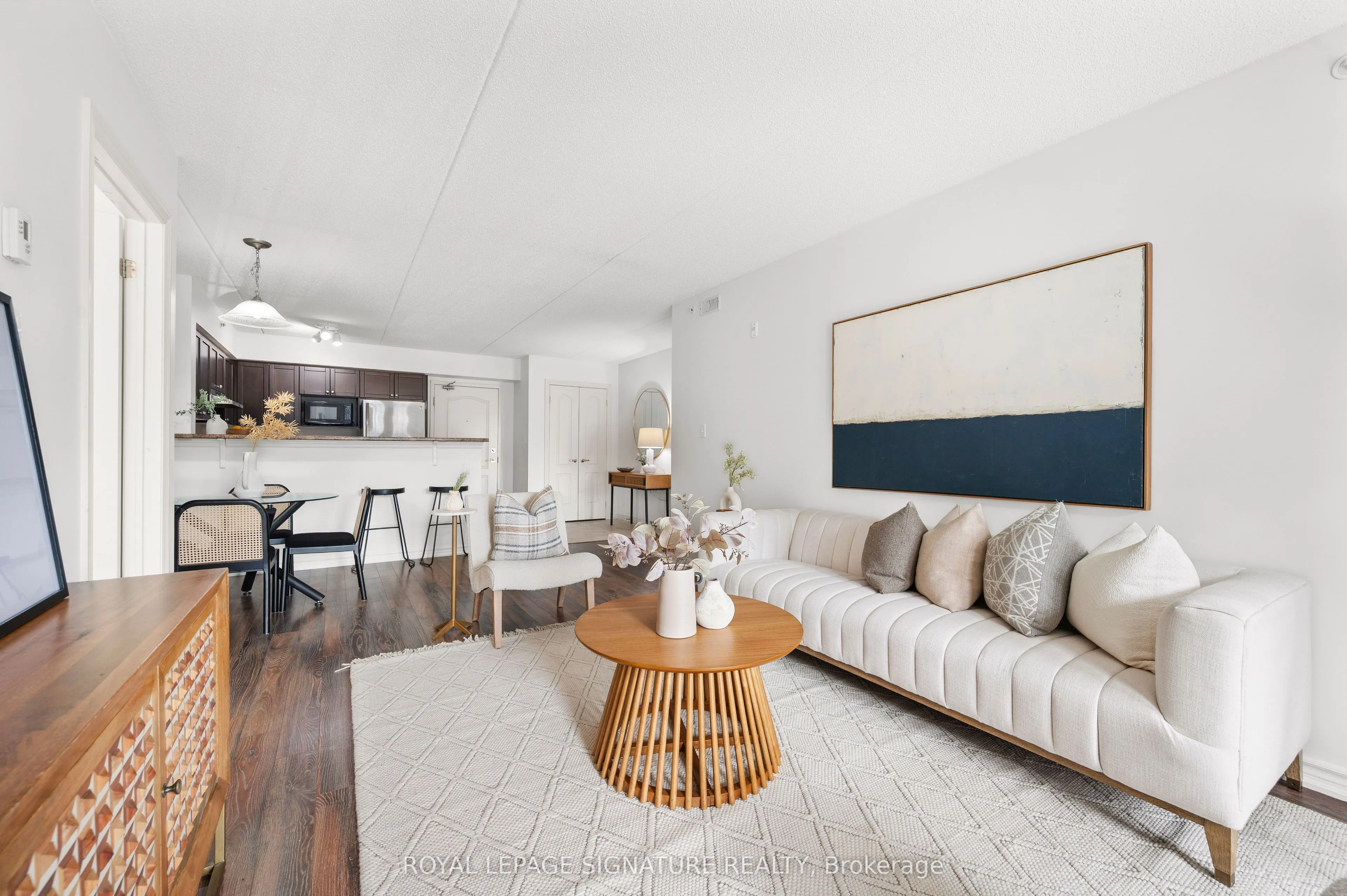 1470 Main Street E, #204