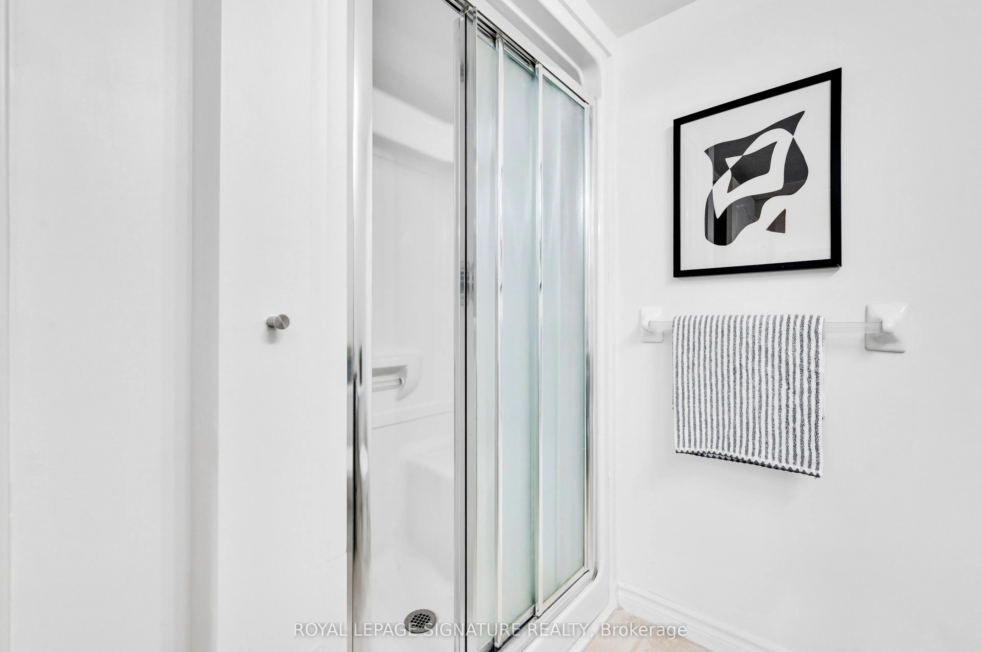 1470 Main Street E, #204
