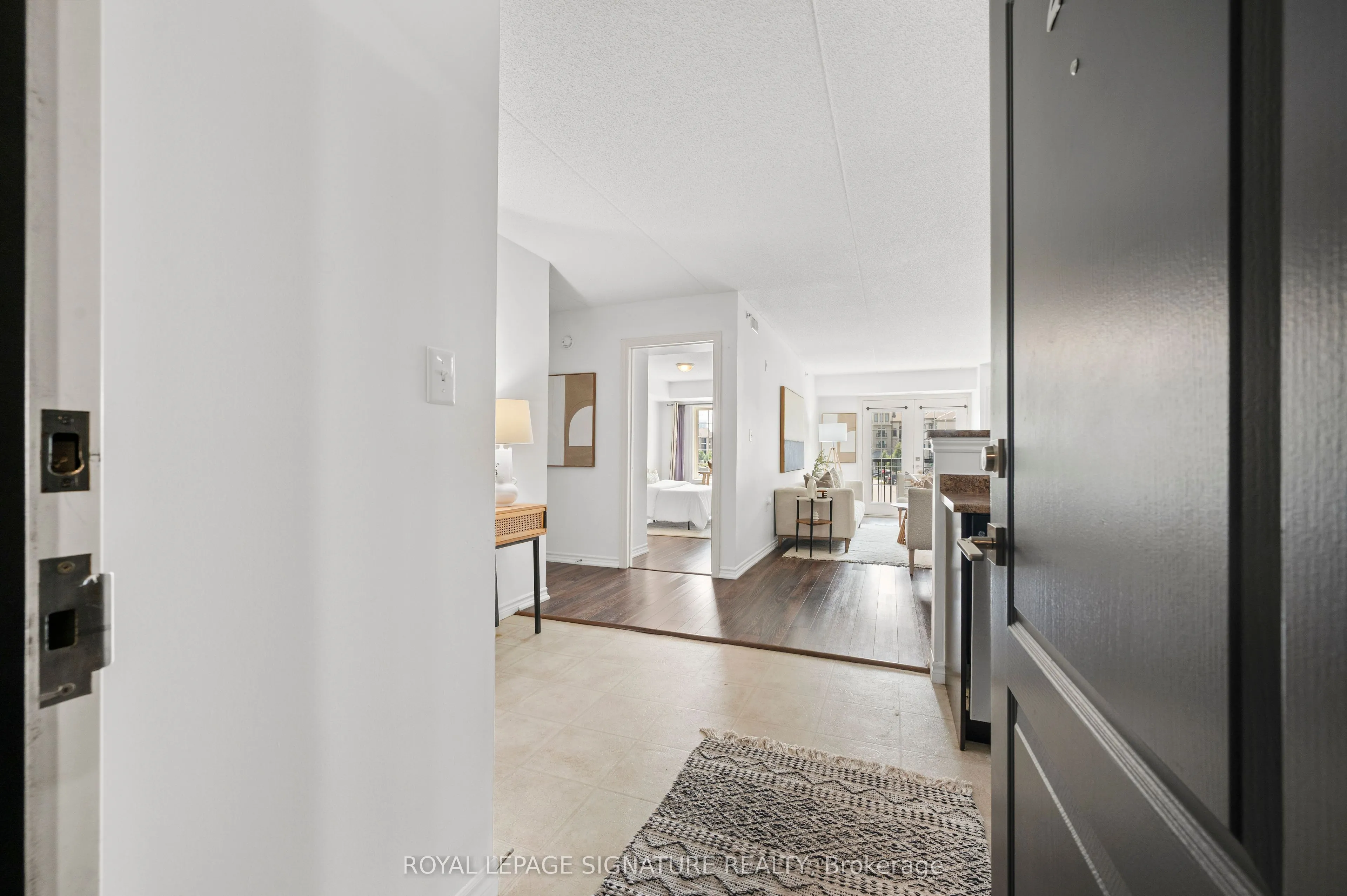 1470 Main Street E, #204