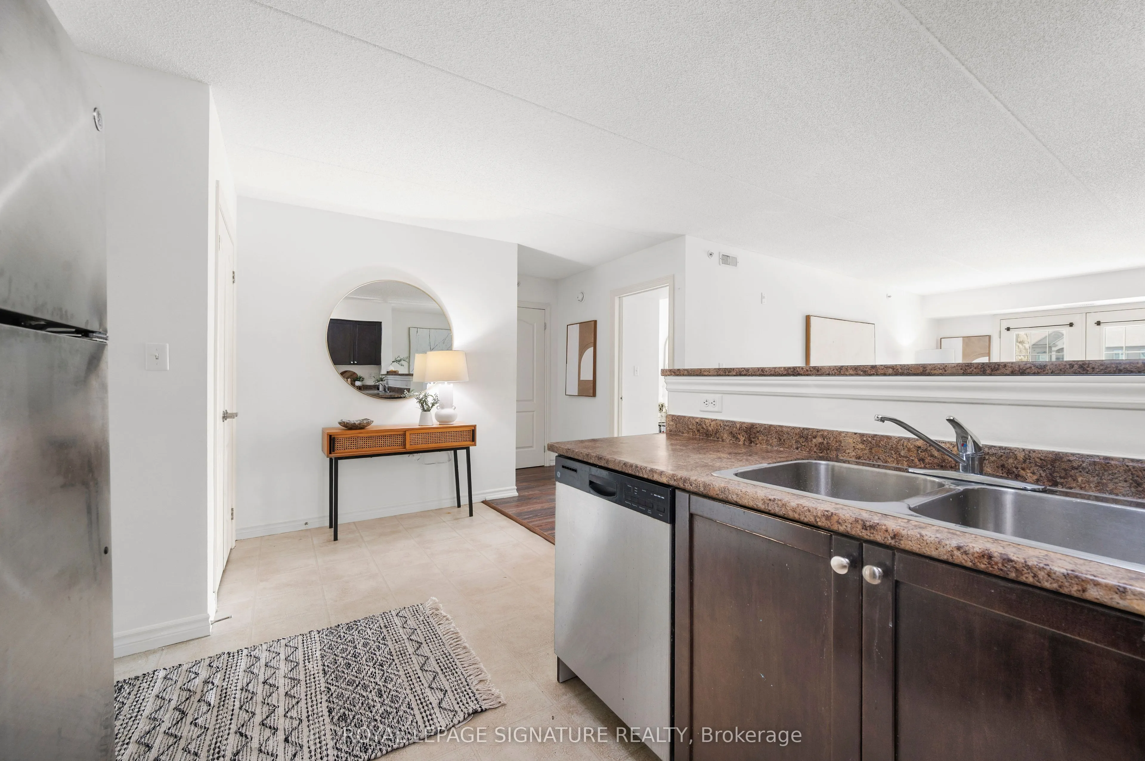 1470 Main Street E, #204