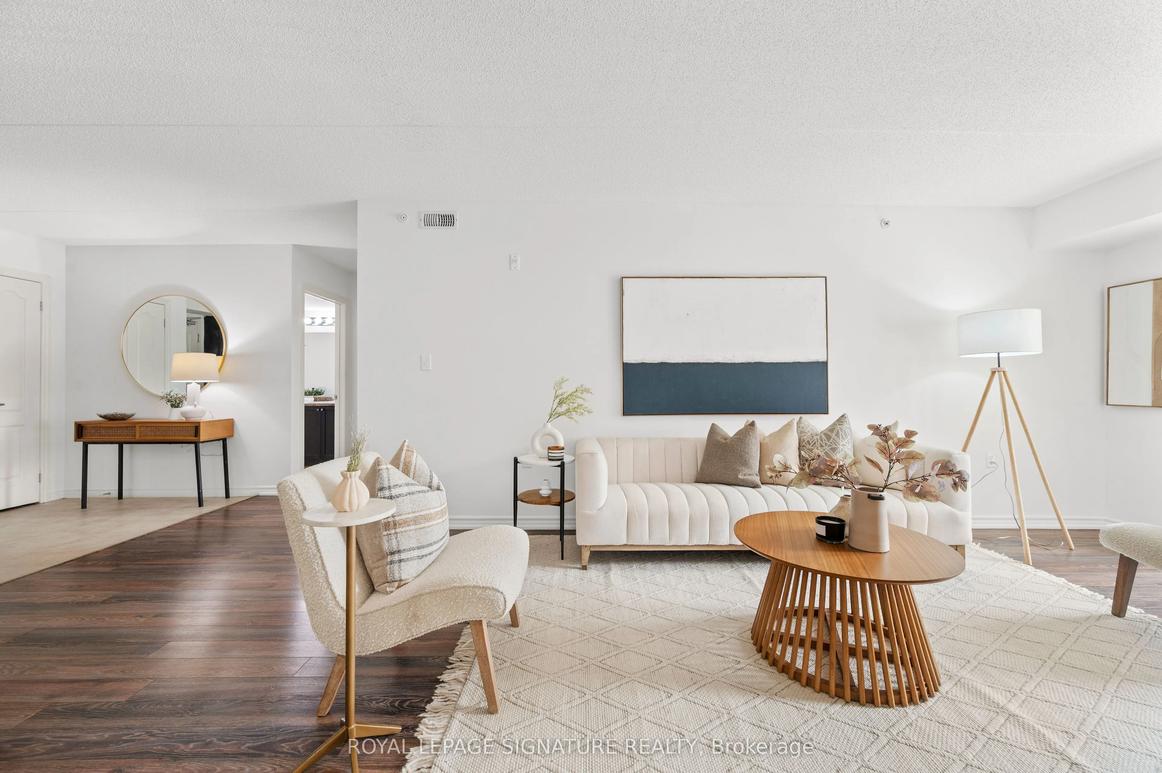 1470 Main Street E, #204
