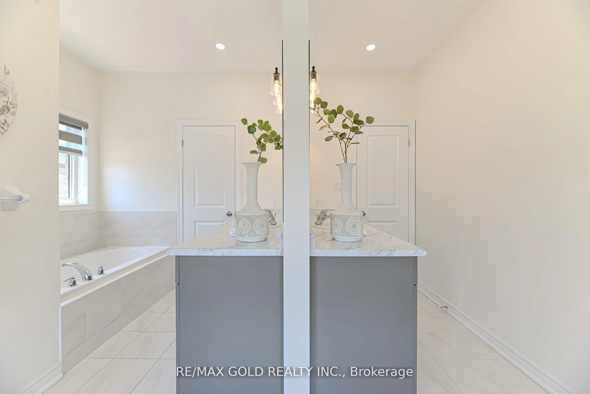 59 Cobriza Crescent