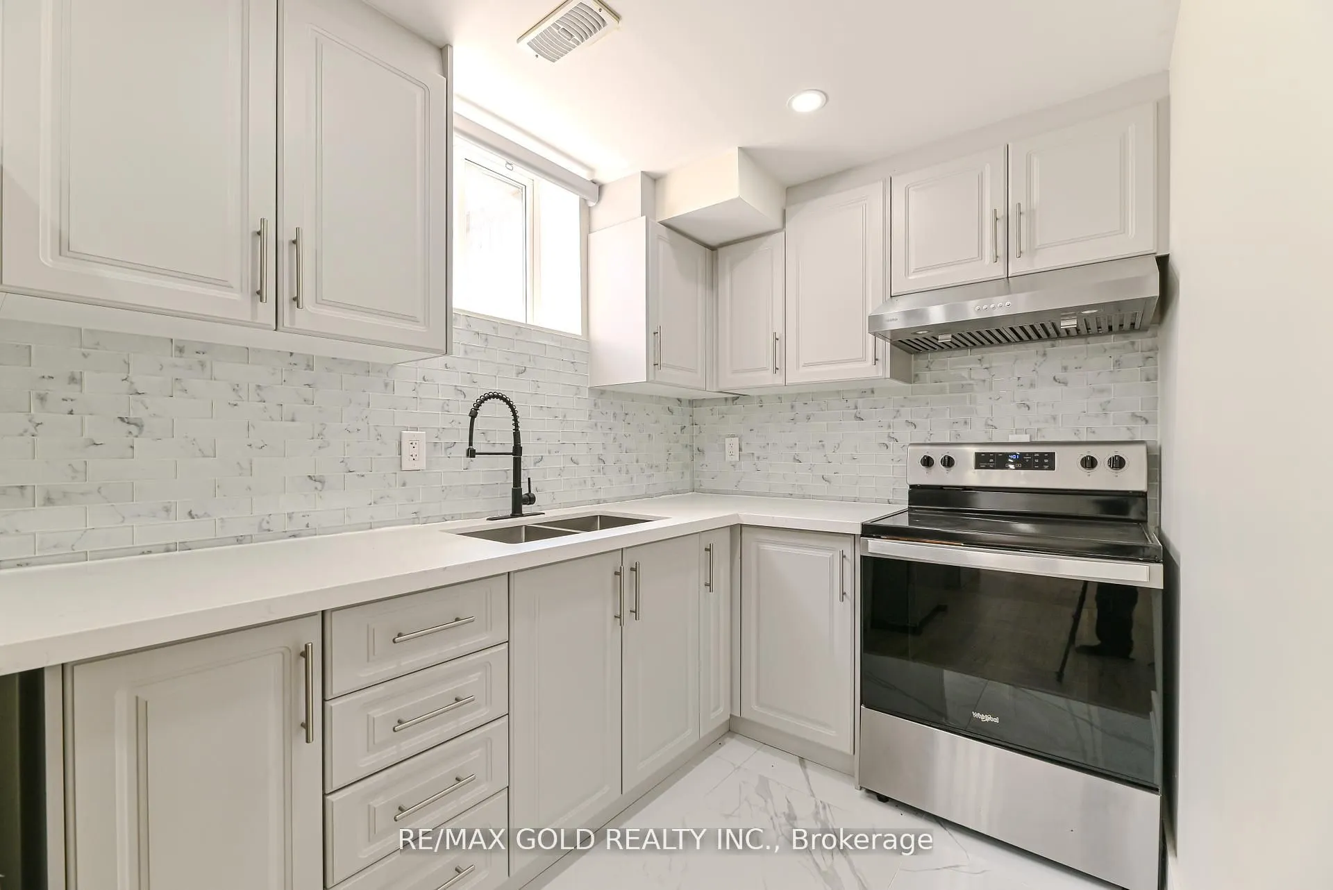 59 Cobriza Crescent