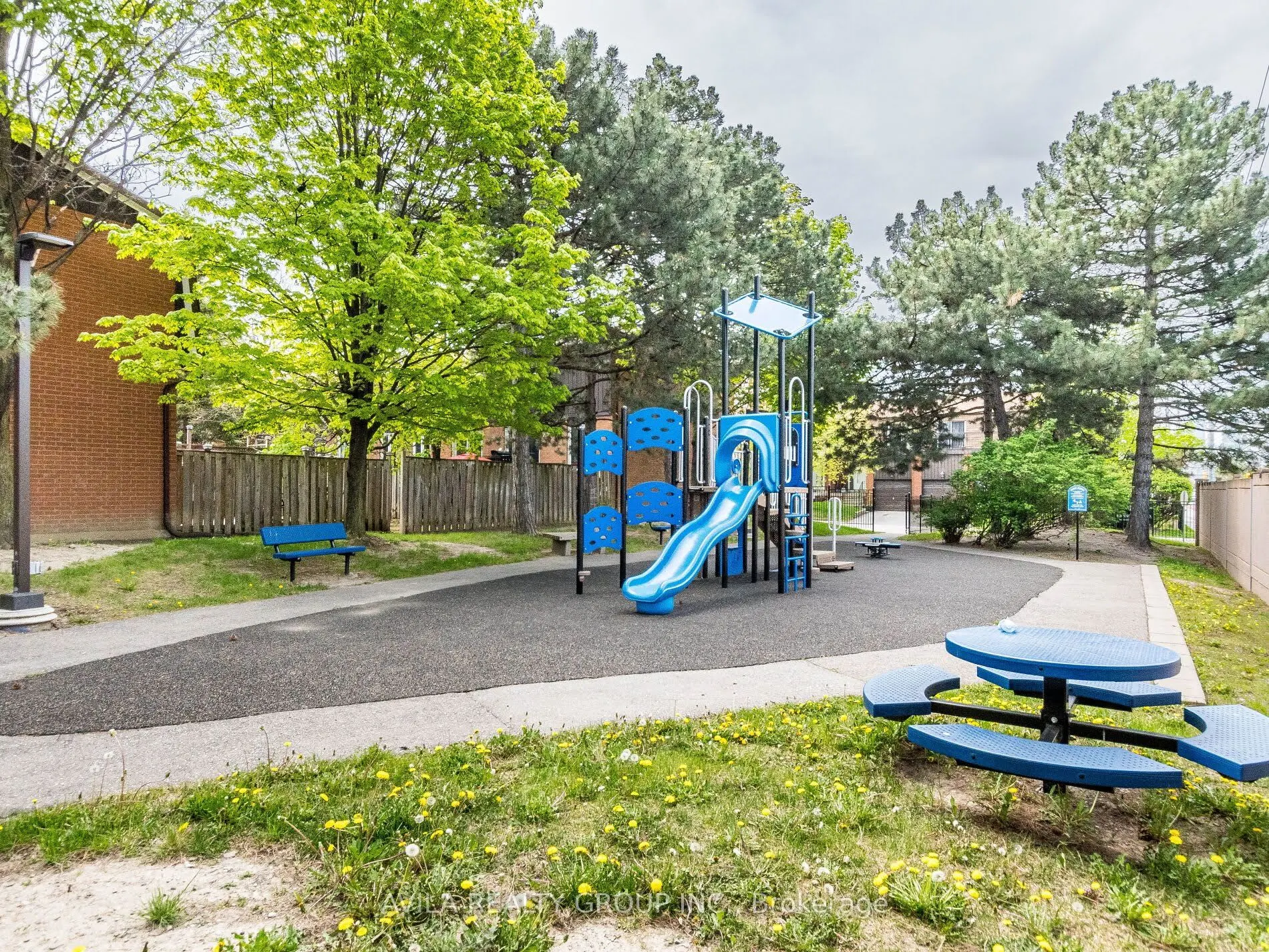 750 Burnhamthorpe Road E, #31