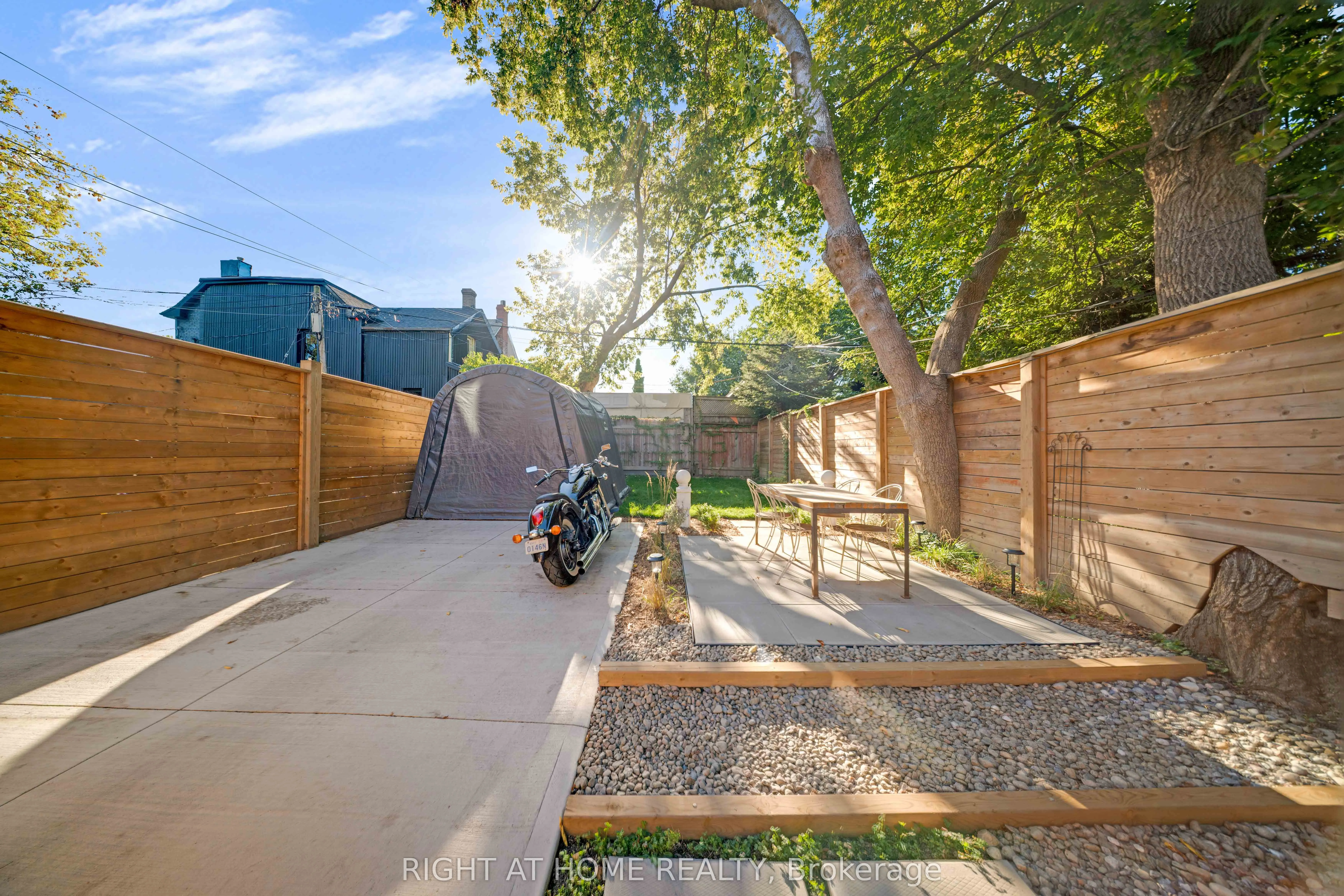 1642 Dufferin Street