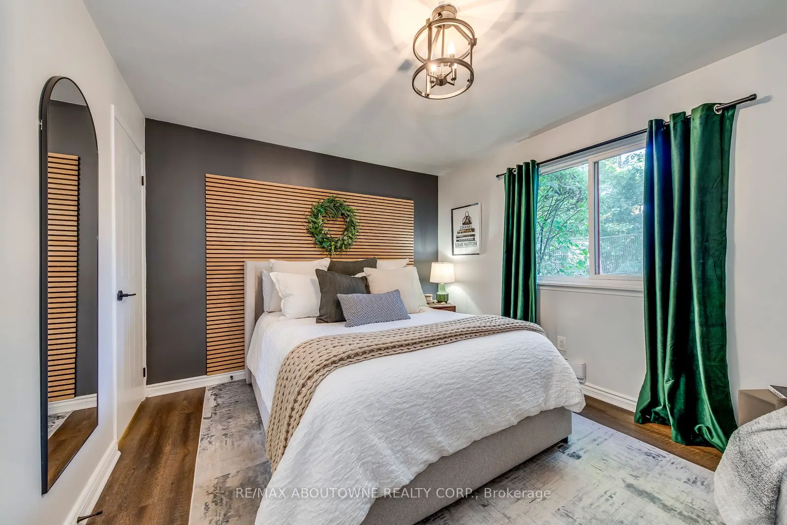 1496 Pilgrims Way, #113