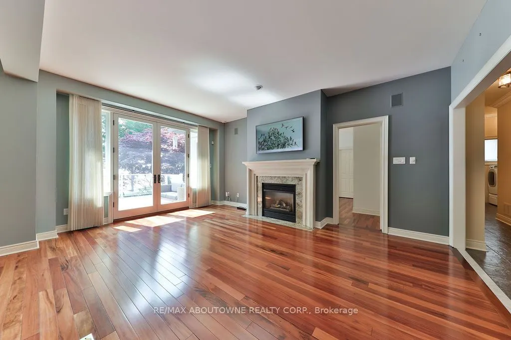 14 Holyrood Avenue