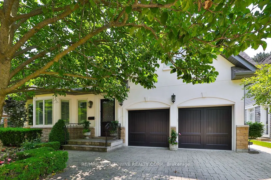 14 Holyrood Avenue