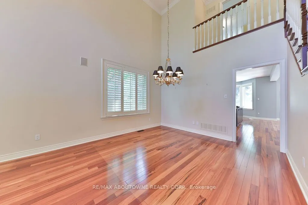 14 Holyrood Avenue