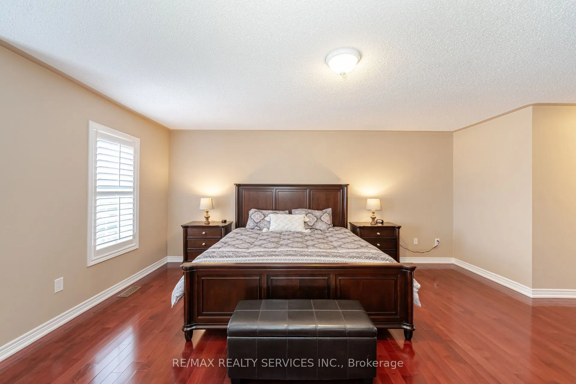 17 Regis Circle