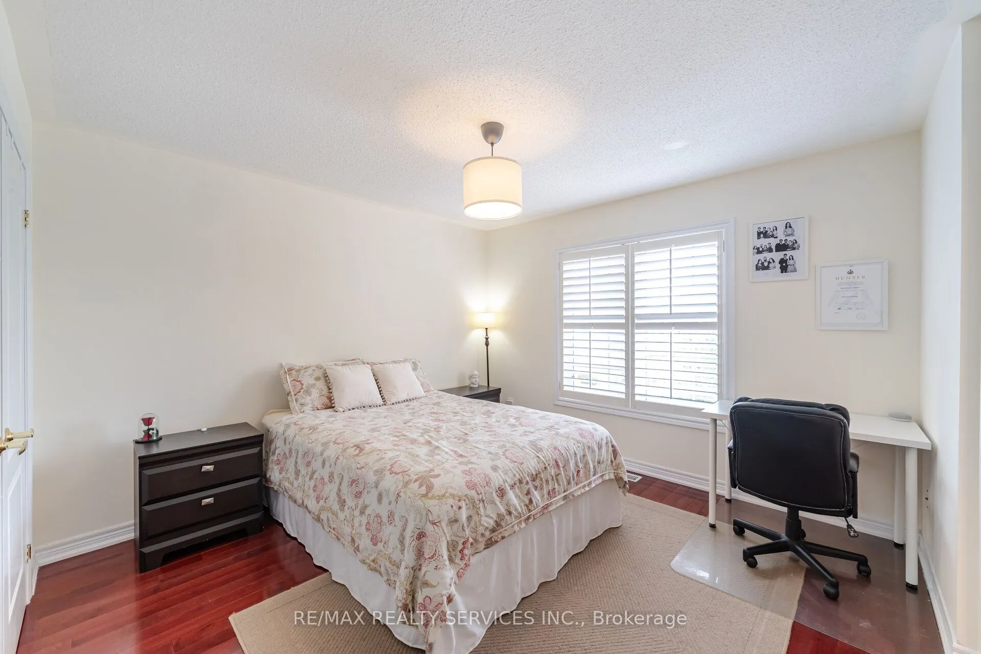 17 Regis Circle