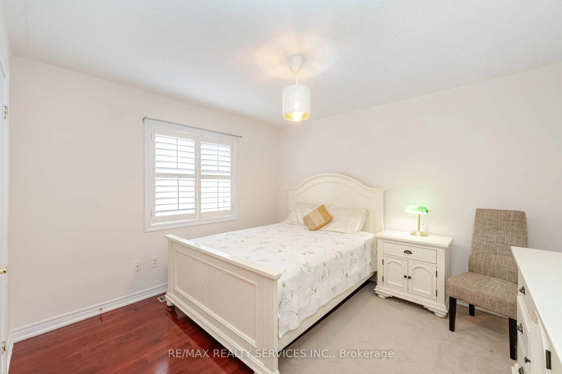 17 Regis Circle
