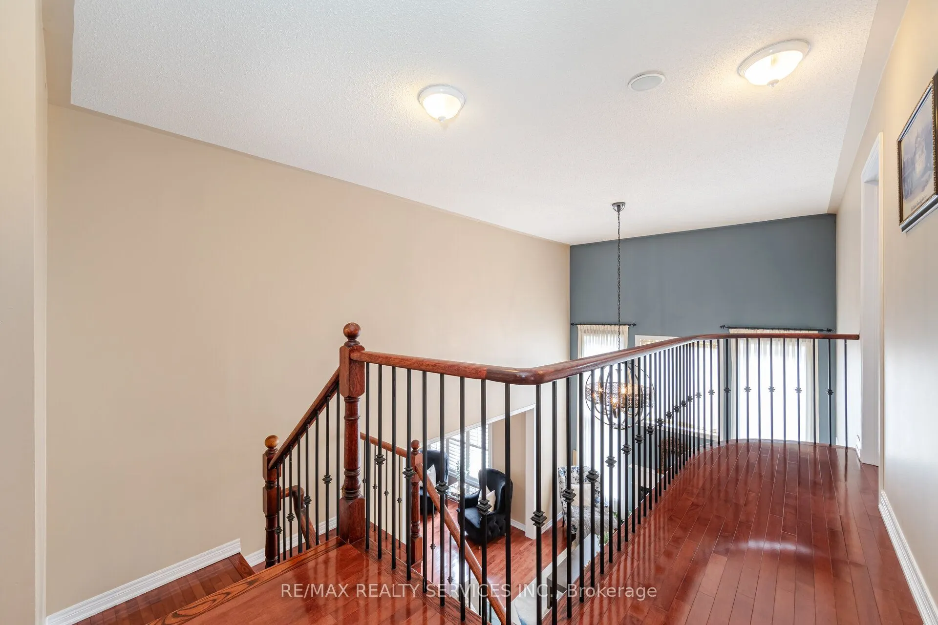 17 Regis Circle