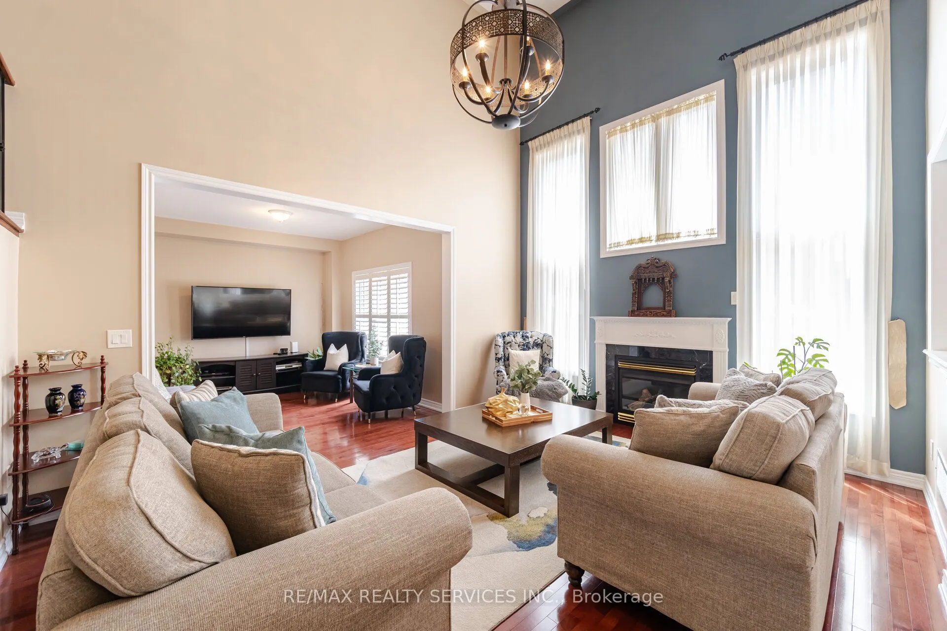 17 Regis Circle