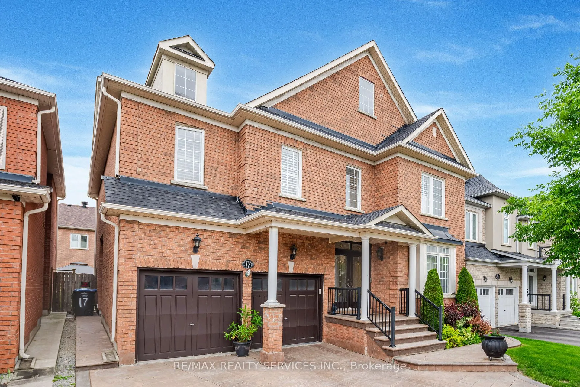 17 Regis Circle