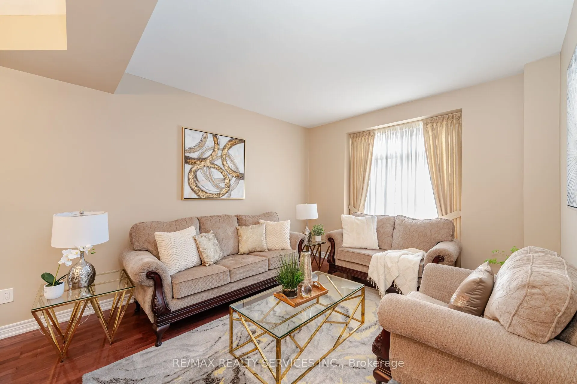 17 Regis Circle
