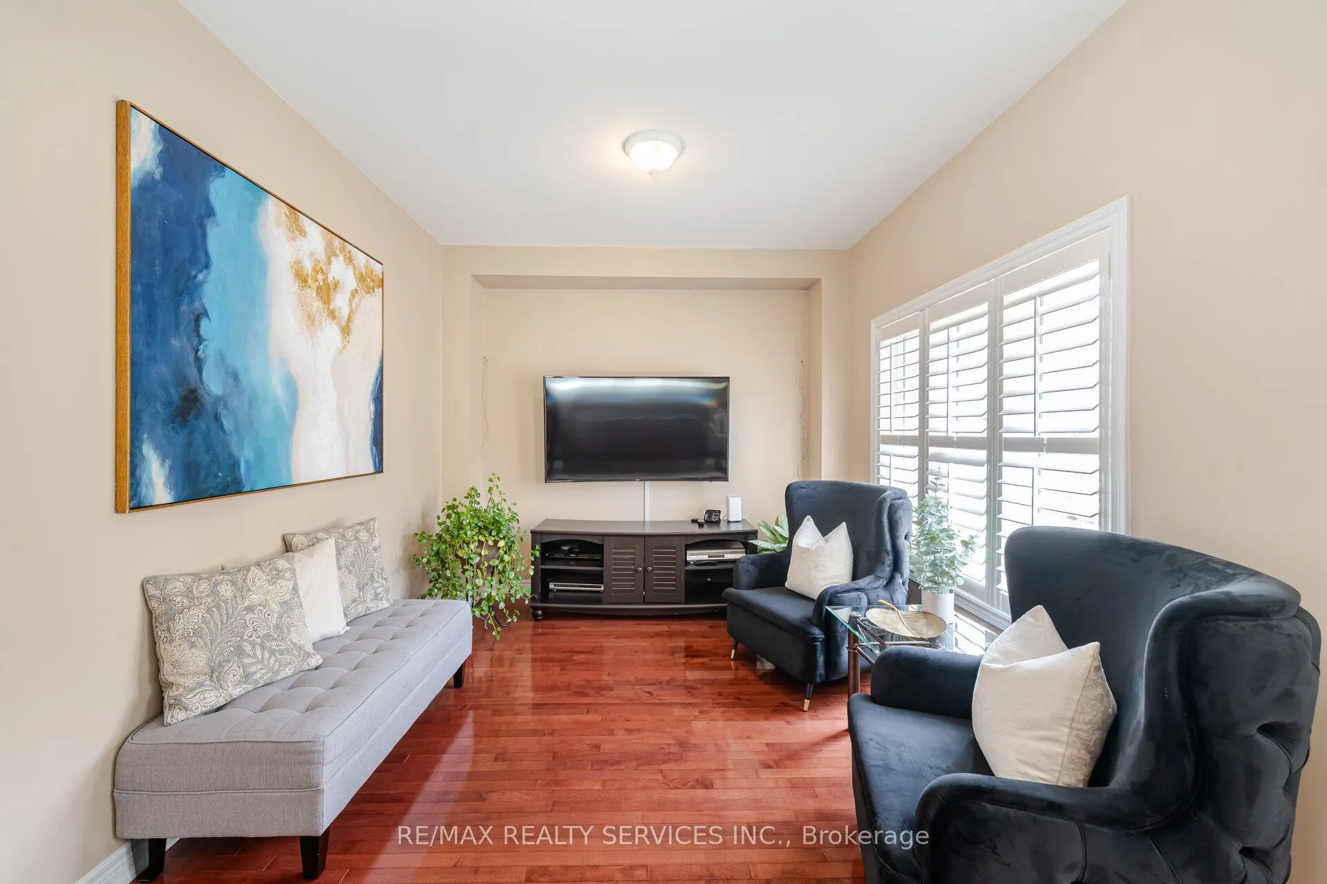 17 Regis Circle