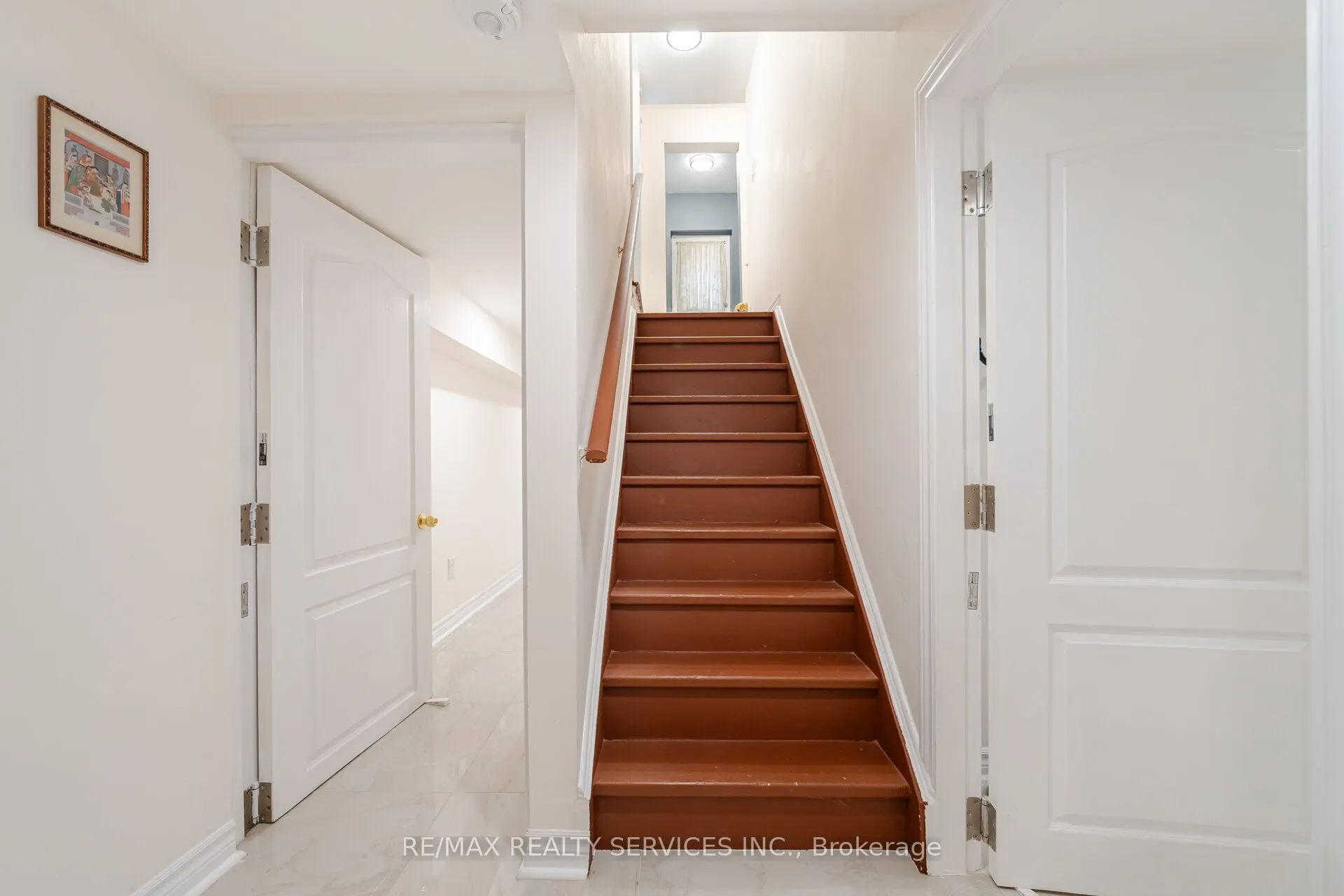 17 Regis Circle