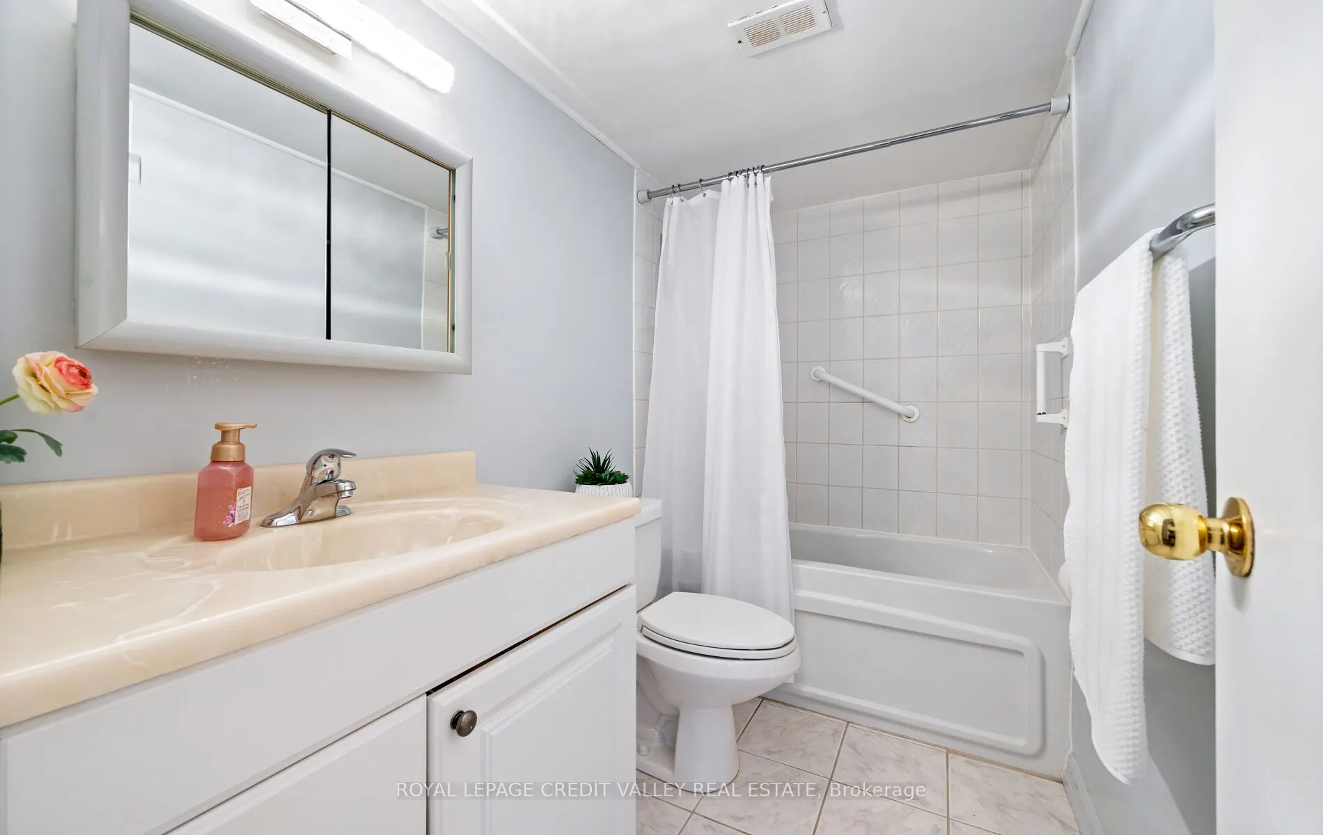 2263 Marine Drive, #601