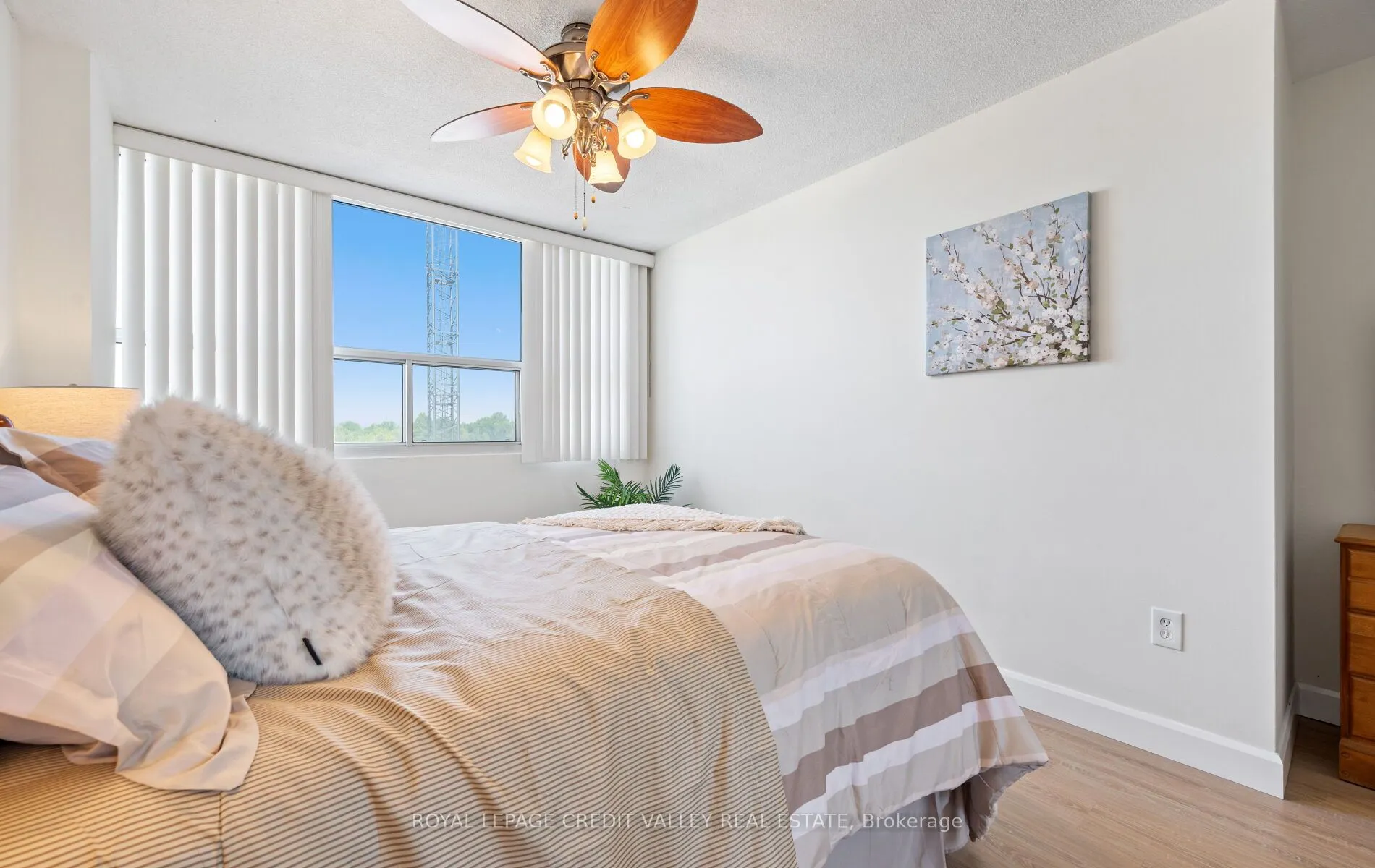 2263 Marine Drive, #601